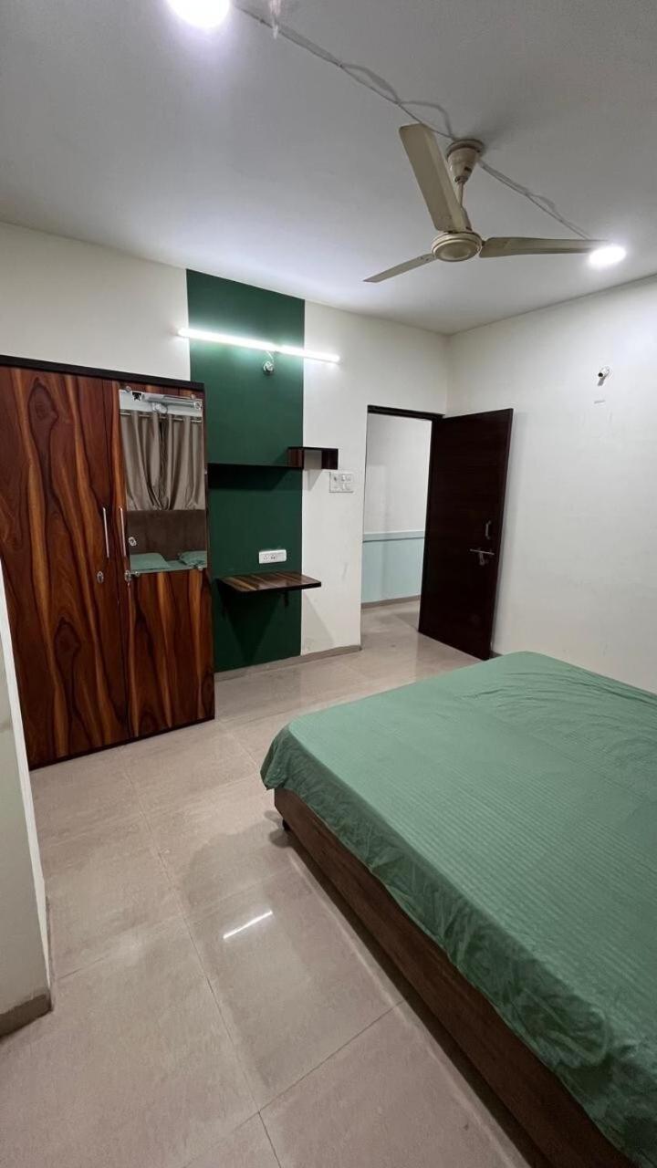 Comfort & Space Ideal 3bhk For Families Or Friends Apartment Indore