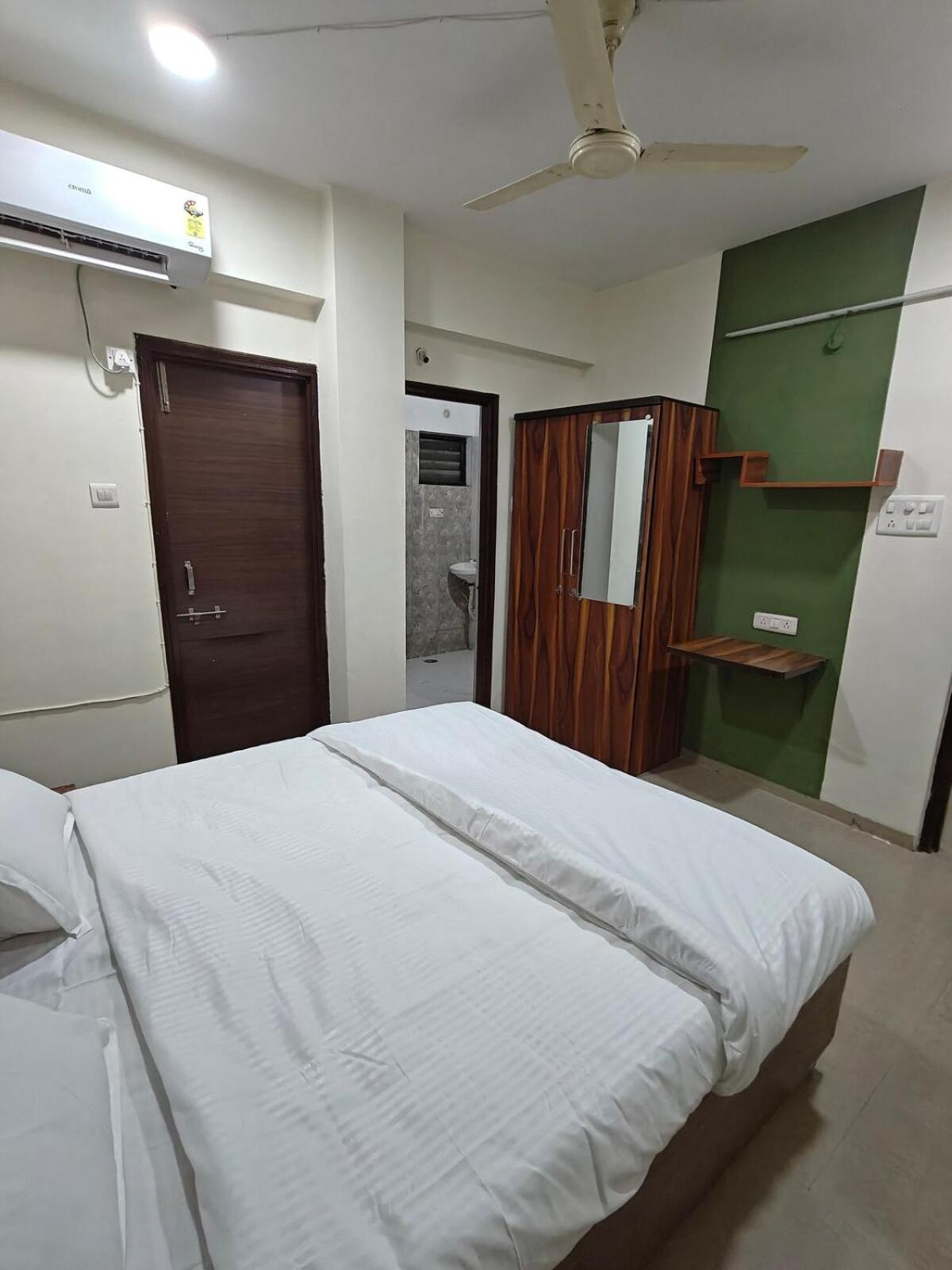 Comfort & Space Ideal 3bhk For Families Or Friends Apartment *