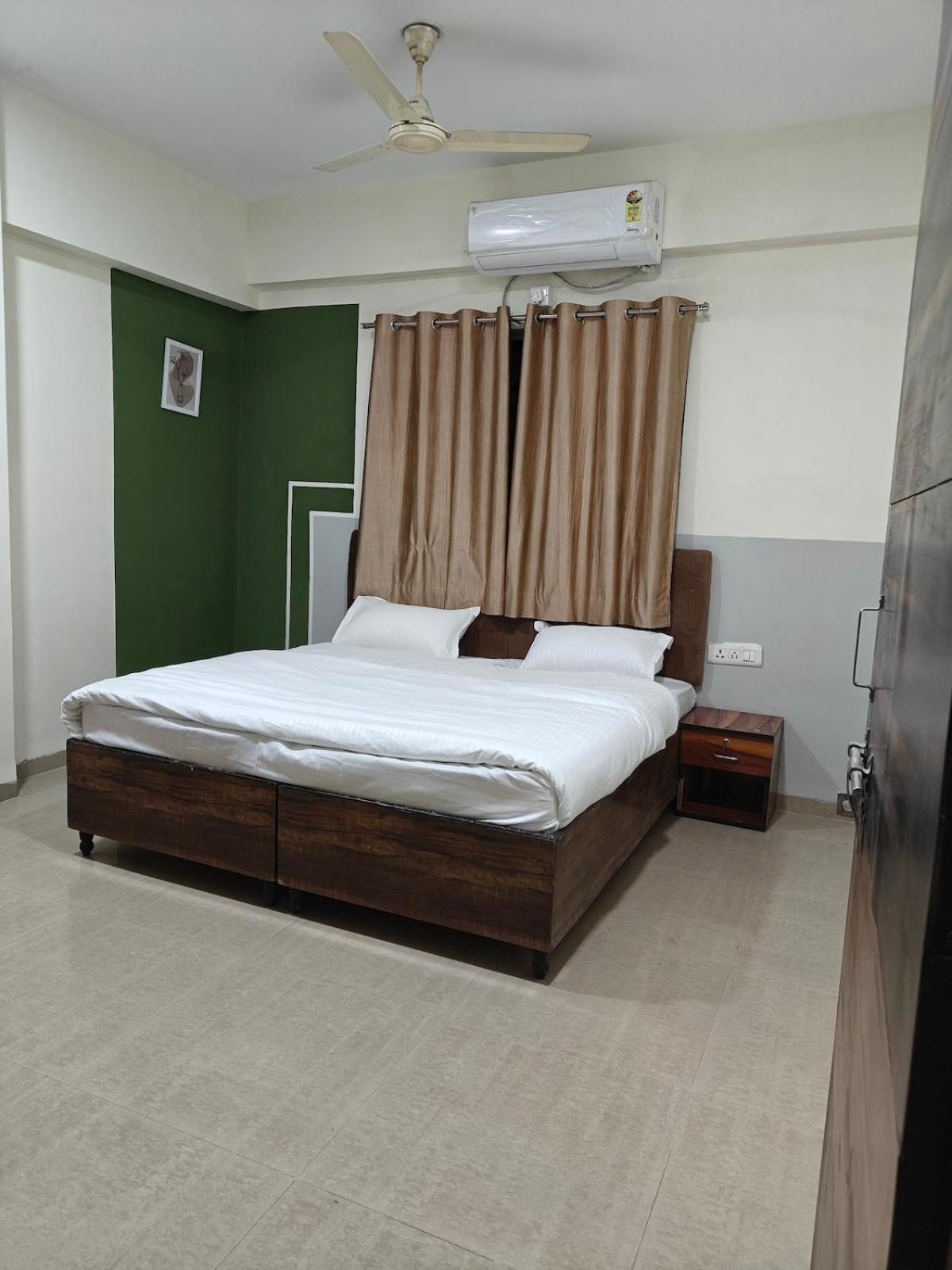 Comfort & Space Ideal 3bhk For Families Or Friends